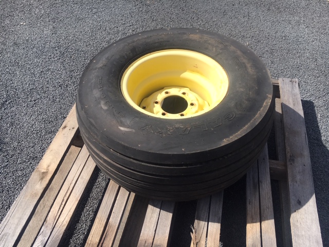 Trailer tyre on rim
